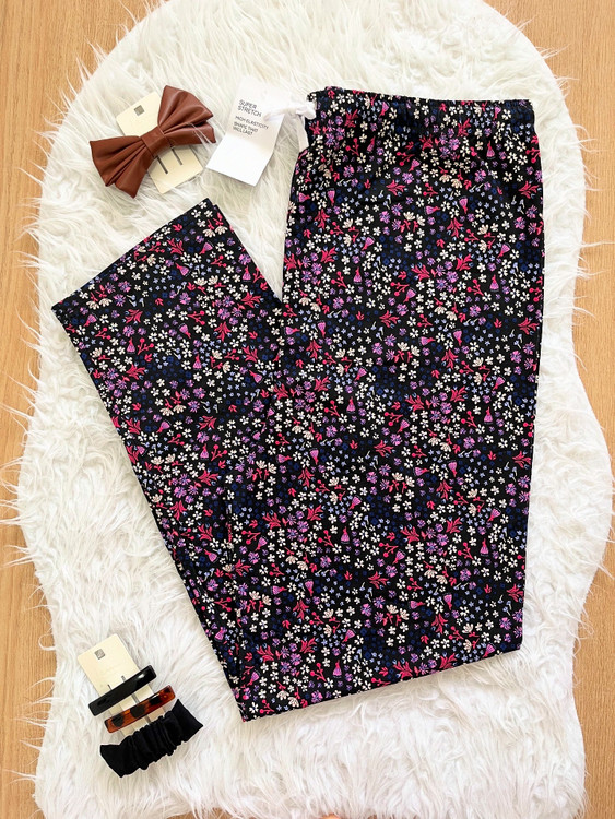 شلوار راسته زمینه مشکی با طرح گلگلی