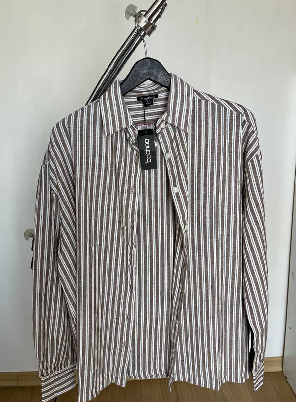 ست شومیز شلوار راهراه نسکافه ای و سفید، جنس نخ و پلیاستر، برند Boohoo