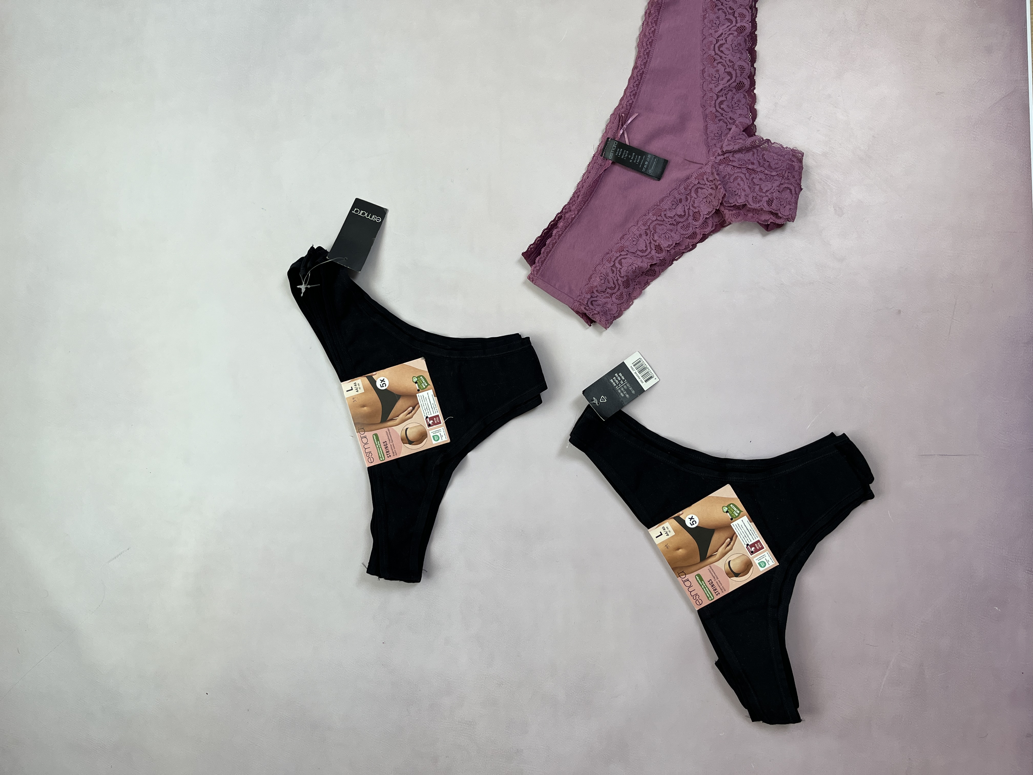 شورت زنانه اسمارا مدل گیپور دار  و String سایز L