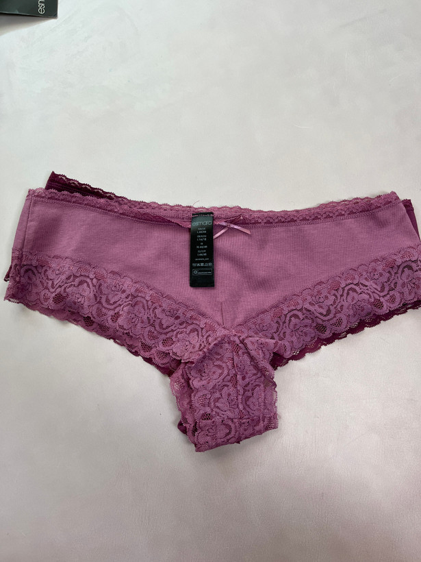 شورت زنانه اسمارا مدل گیپور دار و String سایز L