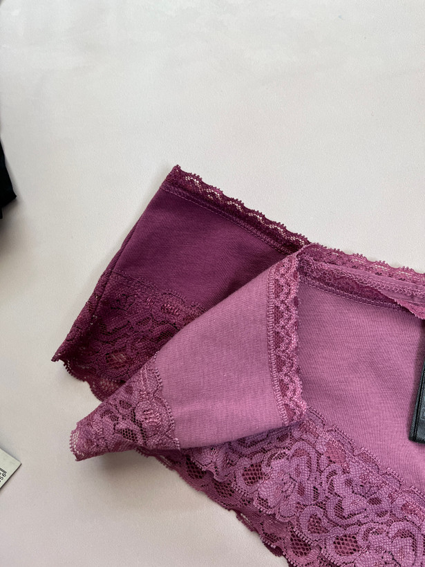 شورت زنانه اسمارا مدل گیپور دار و String سایز L